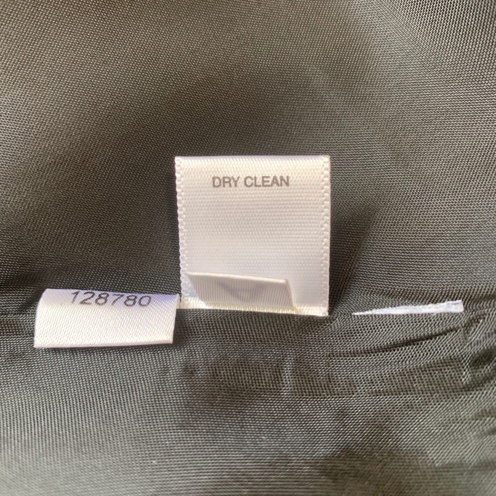 Ann Taylor Black Sleeveless V-neck Dress Size 6P - Picture 8 of 8